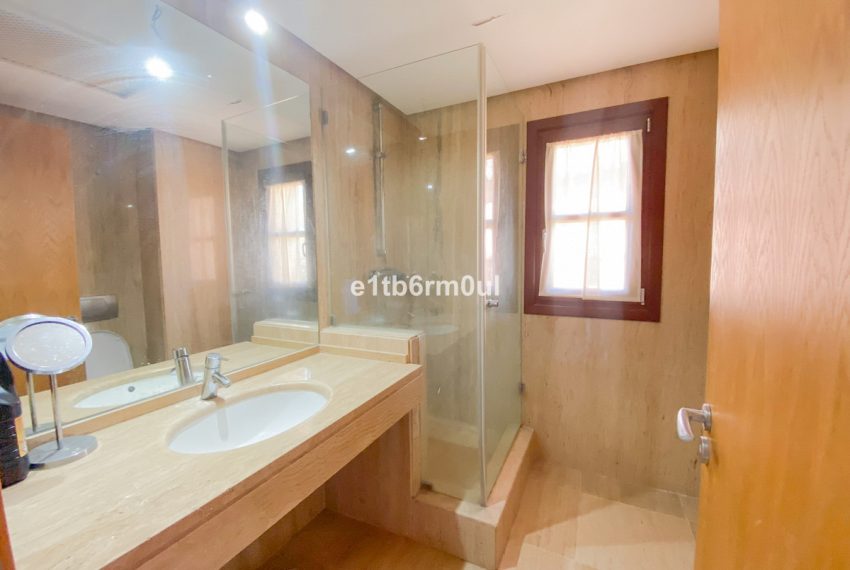 R4803238-Villa-For-Sale-Nagueles-Detached-6-Beds-683-Built-8