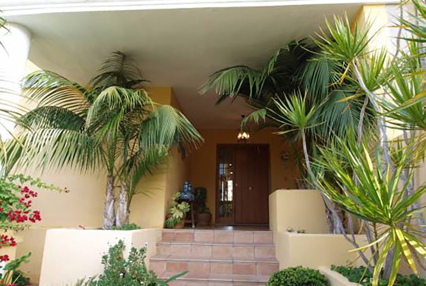 R4830109-Villa-For-Sale-Guadalmina-Alta-Semi-Detached-4-Beds-300-Built-2