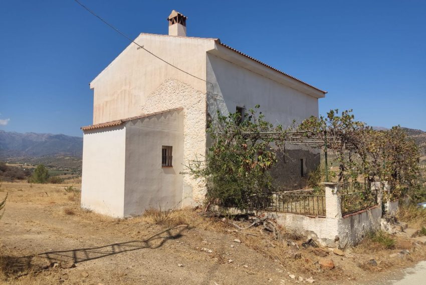 R4834225-Villa-For-Sale-Guaro-Finca-4-Beds-162-Built-2