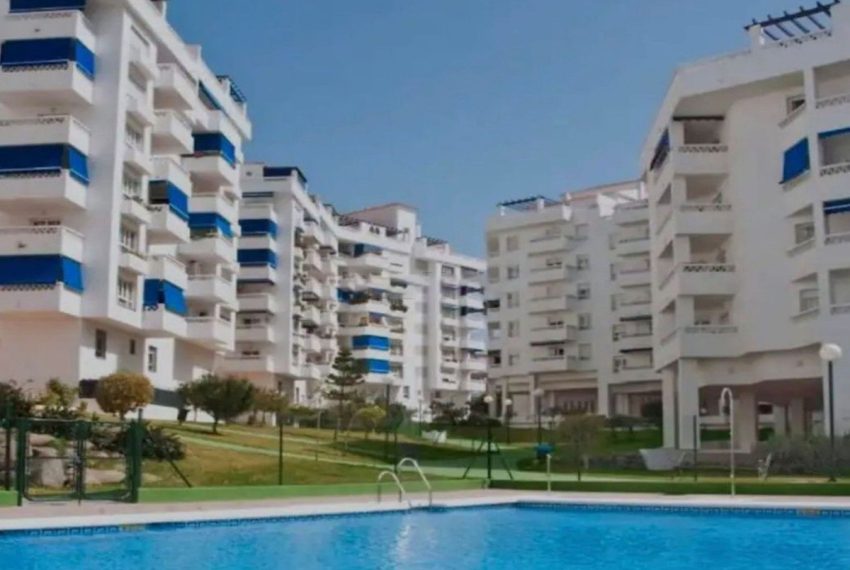 R4841098-Apartment-For-Sale-Nueva-Andalucia-Middle-Floor-4-Beds-128-Built-1