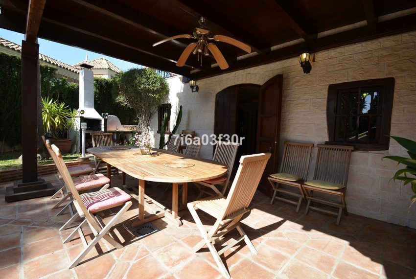 R2607917-Villa-For-Sale-Nueva-Andalucia-Detached-5-Beds-600-Built-8