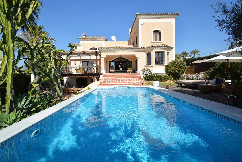 R2607917-Villa-For-Sale-Nueva-Andalucia-Detached-5-Beds-600-Built