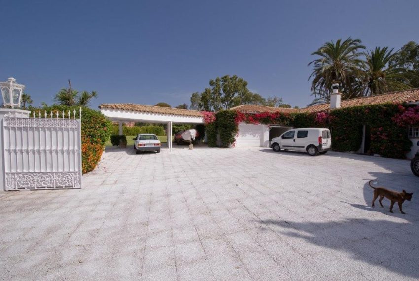 R2826065-Villa-For-Sale-Guadalmina-Baja-Detached-5-Beds-700-Built-19