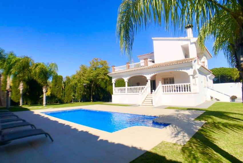 R3584437-Villa-For-Sale-Nueva-Andalucia-Detached-5-Beds-585-Built-10