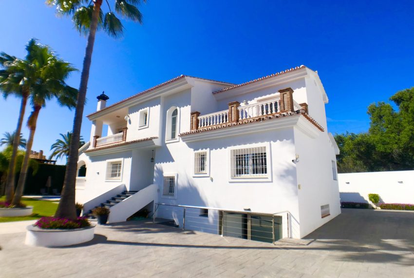 R3584437-Villa-For-Sale-Nueva-Andalucia-Detached-5-Beds-585-Built-17