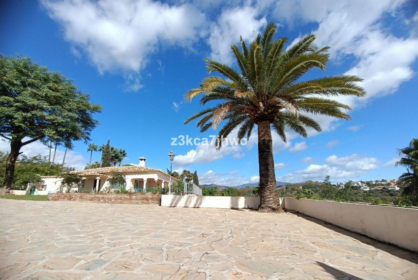 R3639662-Villa-For-Sale-Estepona-Finca-6-Beds-346-Built-4