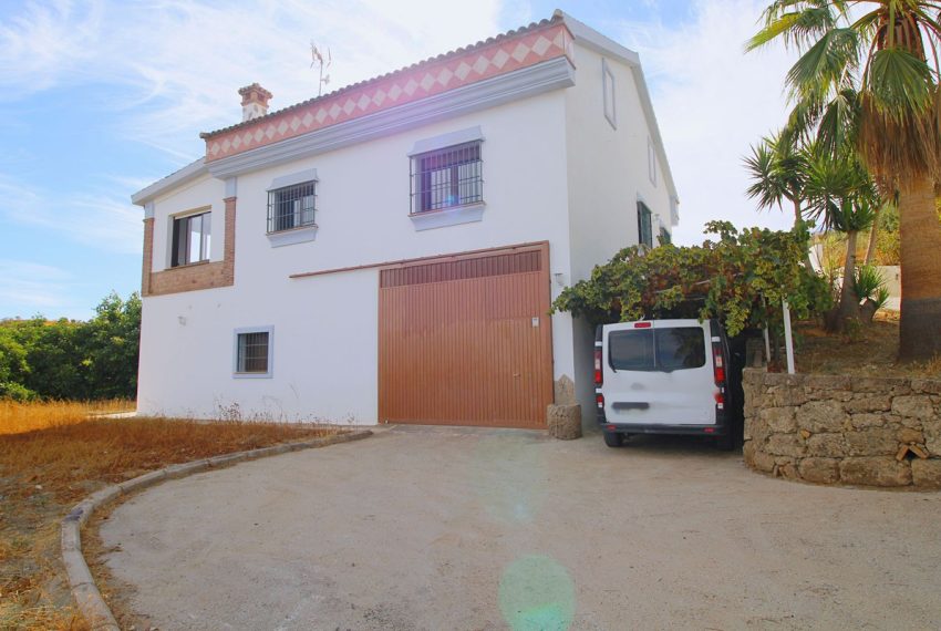 R3672731-Villa-For-Sale-Coin-Finca-5-Beds-400-Built-1