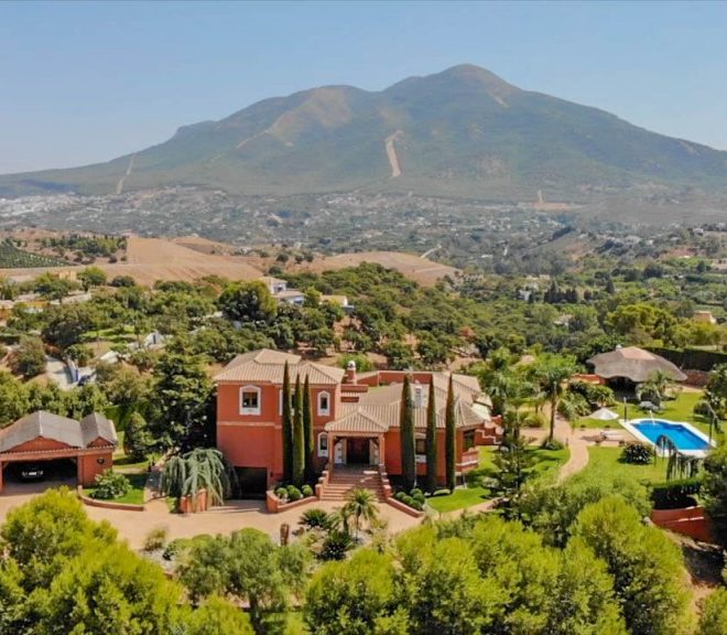 R3830236-Image 1-Finca - 8 Beds - 1263 Built