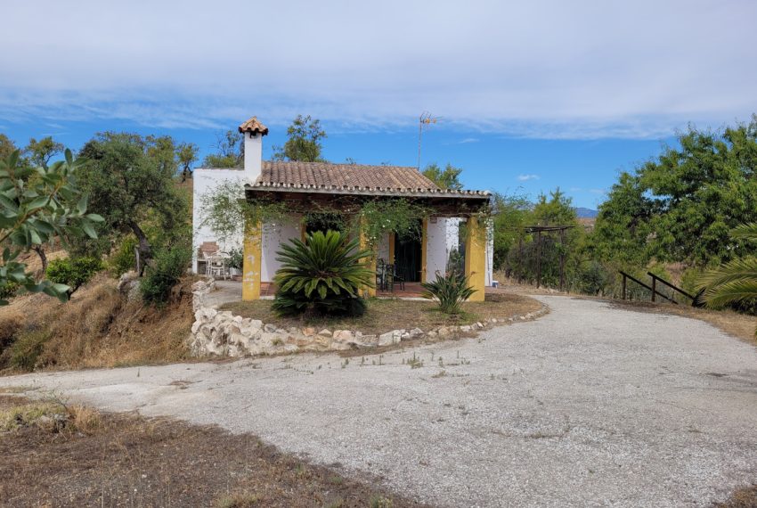 R3880645-Villa-For-Sale-Monda-Finca-1-Beds-65-Built