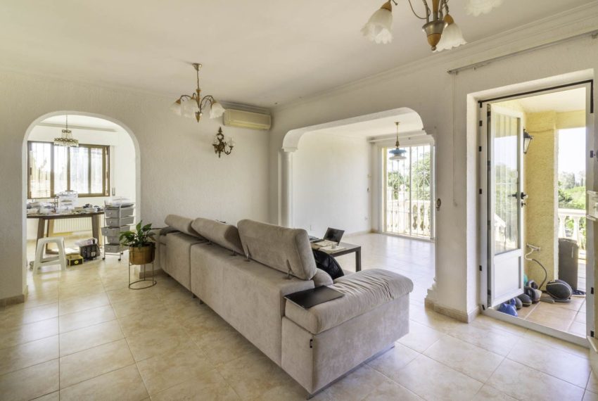 R4115770-Villa-For-Sale-Elviria-Detached-3-Beds-241-Built-11