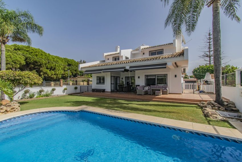 R4131322-Villa-For-Sale-Marbella-Detached-7-Beds-474-Built