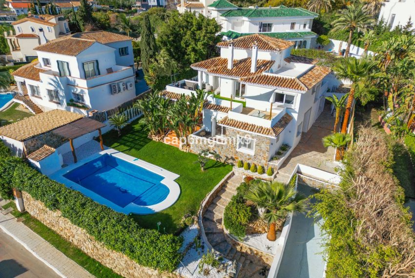 R4193962-Villa-For-Sale-Nueva-Andalucia-Detached-6-Beds-416-Built-1