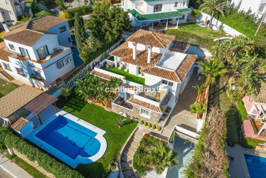 R4193962-Villa-For-Sale-Nueva-Andalucia-Detached-6-Beds-416-Built