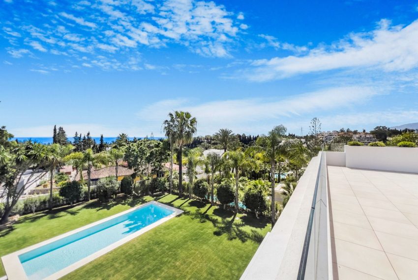 R4286461-Villa-For-Sale-Marbella-Detached-6-Beds-641-Built-1