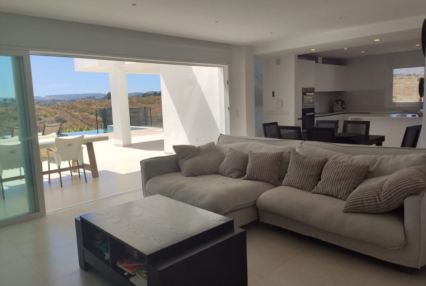 R4301743-Villa-For-Sale-Estepona-Detached-4-Beds-230-Built-3