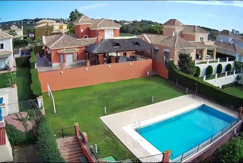 R4310296-Villa-For-Sale-Santa-Clara-Detached-4-Beds-707-Built-1