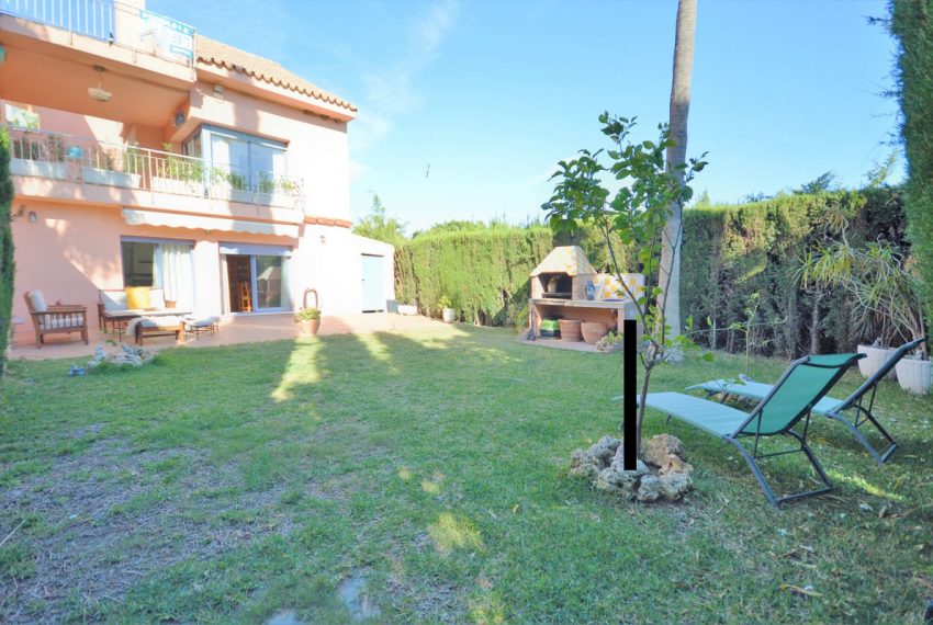 R4317106-Villa-For-Sale-Nueva-Andalucia-Semi-Detached-5-Beds-171-Built-4