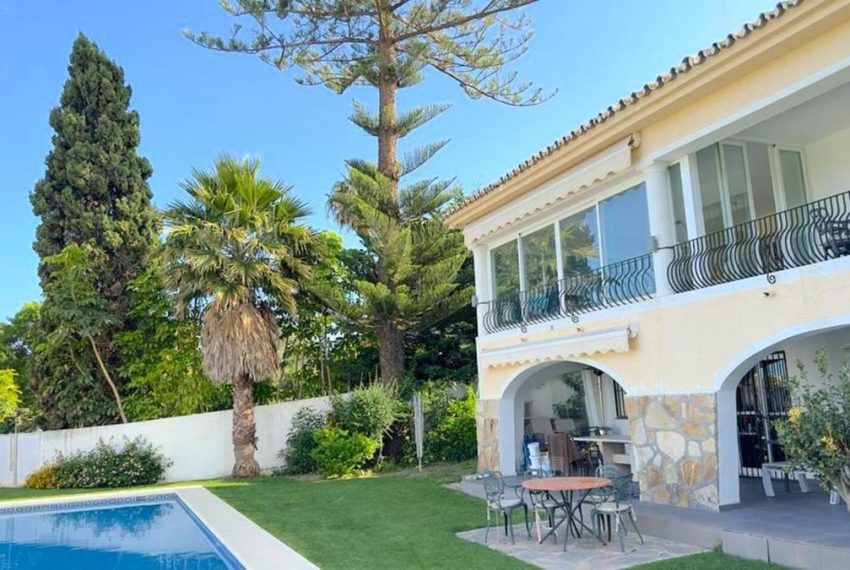 R4331056-Villa-For-Sale-Guadalmina-Alta-Detached-5-Beds-521-Built-1