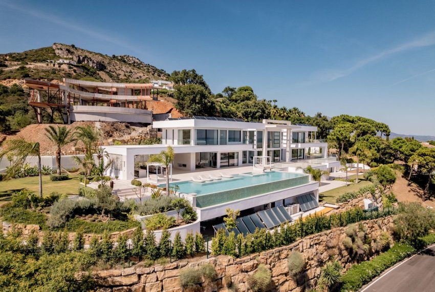 R4349665-Villa-For-Sale-Benahavis-Detached-7-Beds-1580-Built-3