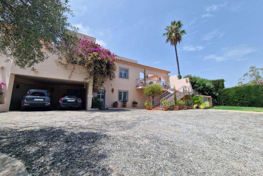 R4378351-Villa-For-Sale-Benahavis-Detached-5-Beds-659-Built-2