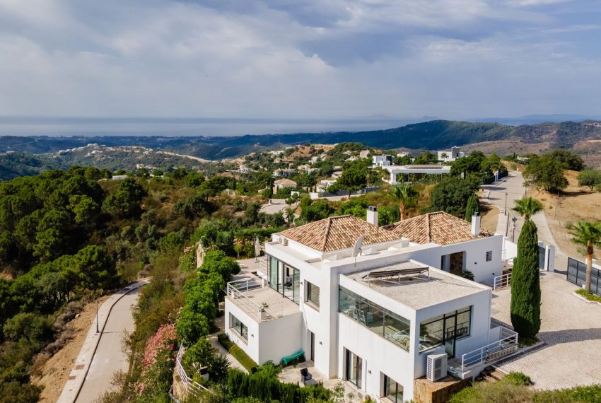 R4384786-Villa-For-Sale-Benahavis-Detached-5-Beds-385-Built-3