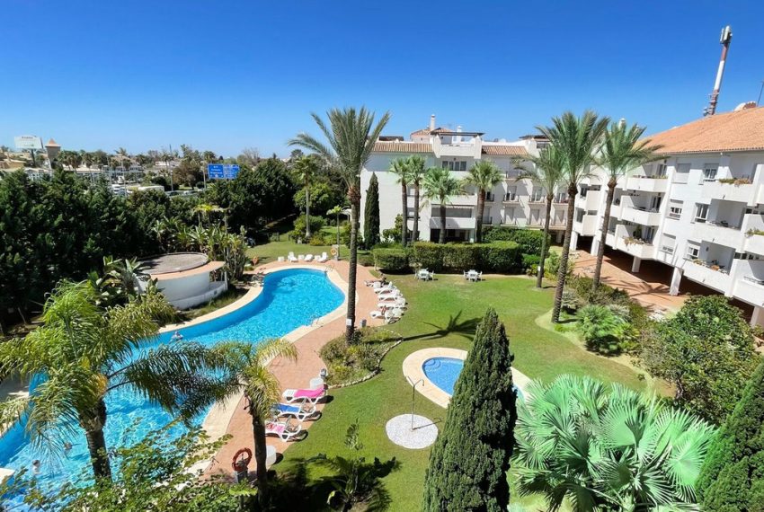 R4410466-Apartment-For-Sale-Nueva-Andalucia-Penthouse-Duplex-4-Beds-124-Built