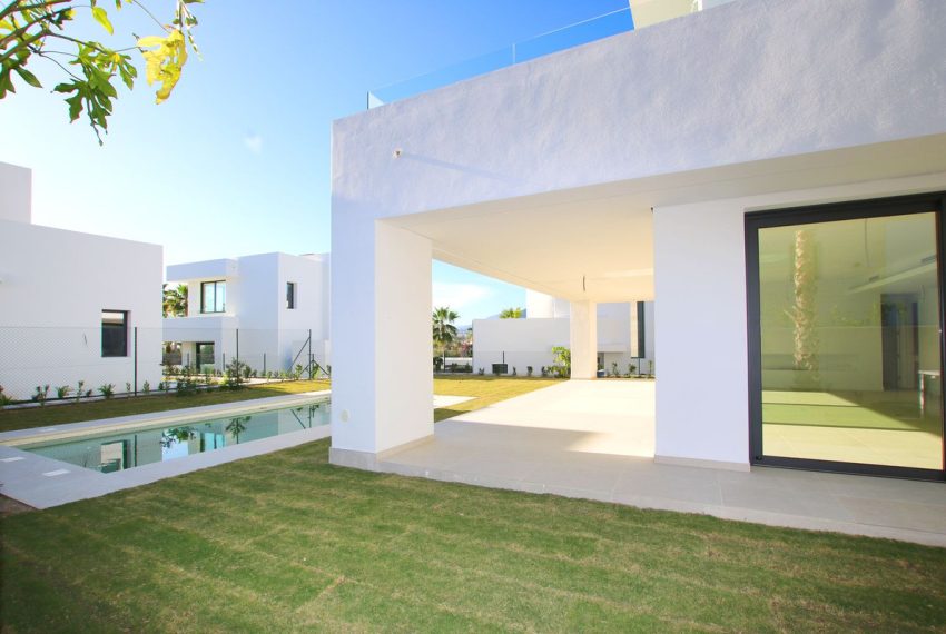 R4568716-Villa-For-Sale-Rio-Real-Detached-4-Beds-250-Built-6