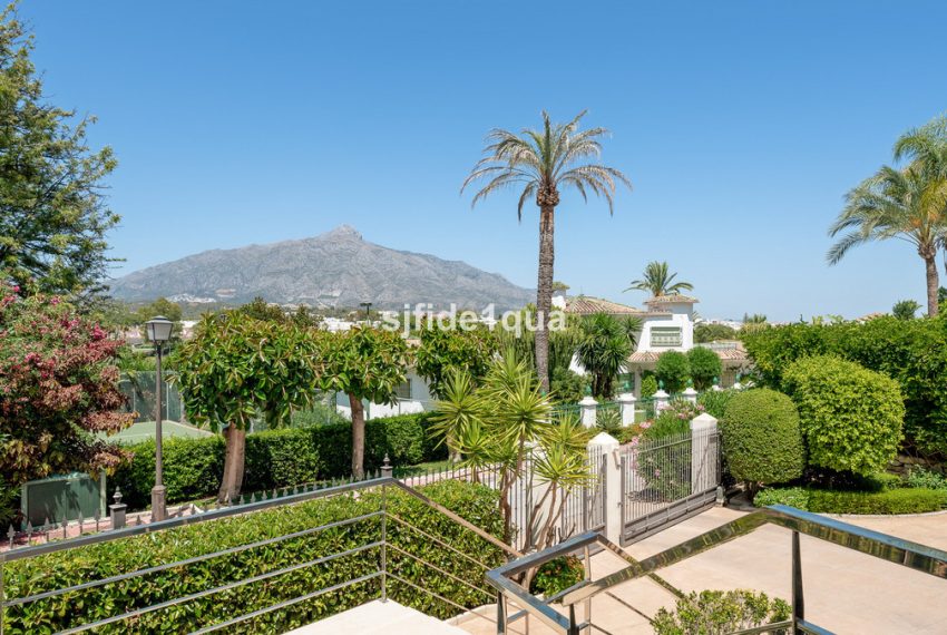 R4593580-Villa-For-Sale-Nueva-Andalucia-Detached-4-Beds-424-Built-18