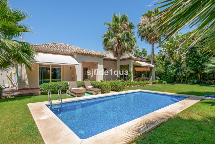 R4593580-Villa-For-Sale-Nueva-Andalucia-Detached-4-Beds-424-Built