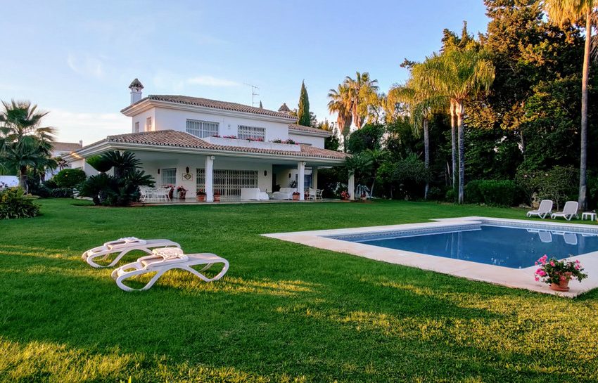 R4606528-Villa-For-Sale-Guadalmina-Baja-Detached-8-Beds-1138-Built