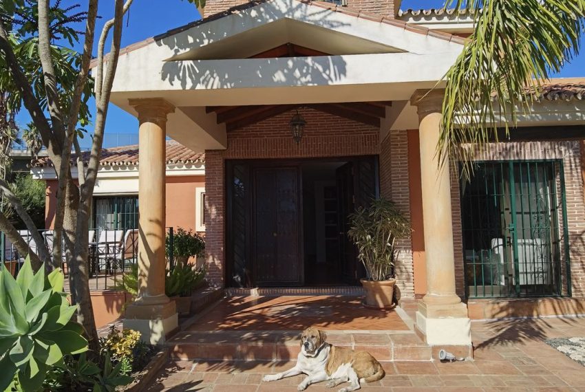 R4626031-Villa-For-Sale-Nueva-Andalucia-Detached-5-Beds-300-Built-17