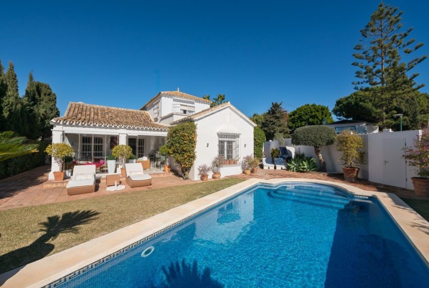 R4630909-Villa-For-Sale-Marbella-Detached-3-Beds-208-Built-3