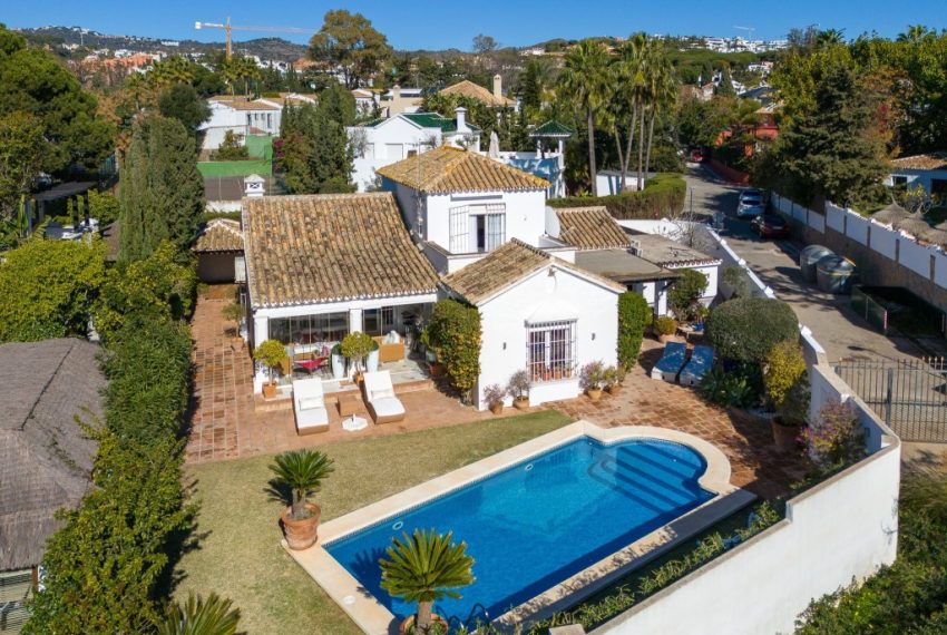 R4630909-Villa-For-Sale-Marbella-Detached-3-Beds-208-Built