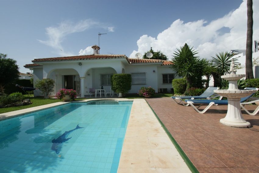 R4648246-Villa-For-Sale-Nueva-Andalucia-Detached-3-Beds-195-Built-1