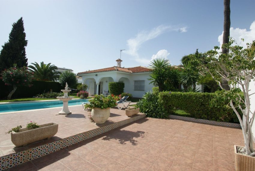 R4648246-Villa-For-Sale-Nueva-Andalucia-Detached-3-Beds-195-Built