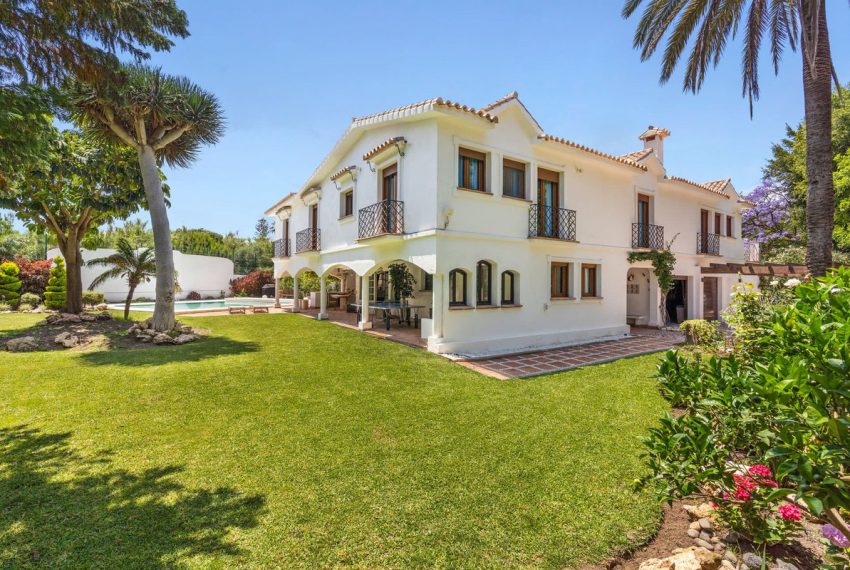 R4649410-Villa-For-Sale-Guadalmina-Baja-Detached-4-Beds-555-Built-2