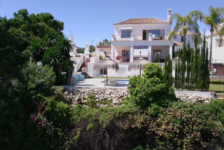 R4688110-Villa-For-Sale-Estepona-Detached-5-Beds-397-Built-1