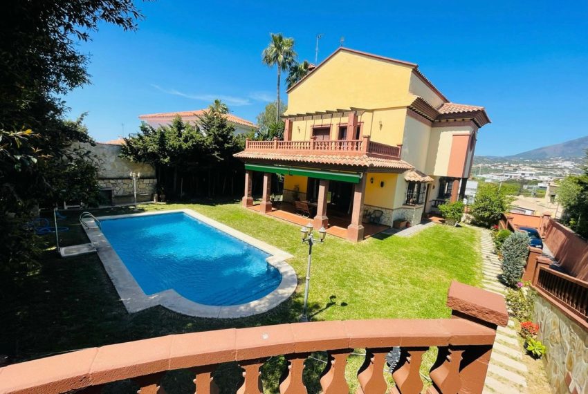 R4711024-Villa-For-Sale-San-Pedro-de-Alcantara-Detached-6-Beds-640-Built