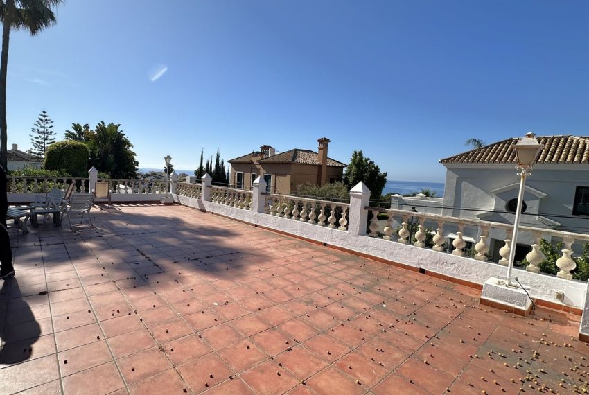 R4713499-Villa-For-Sale-Estepona-Detached-5-Beds-600-Built-3