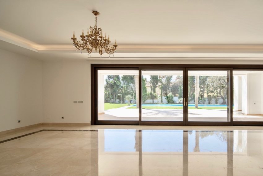 R4733866-Villa-For-Sale-Estepona-Detached-6-Beds-761-Built-15