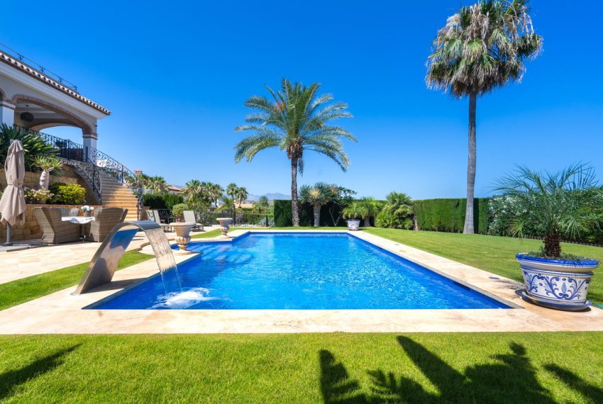 R4751965-Villa-For-Sale-La-Cala-de-Mijas-Detached-5-Beds-910-Built-2