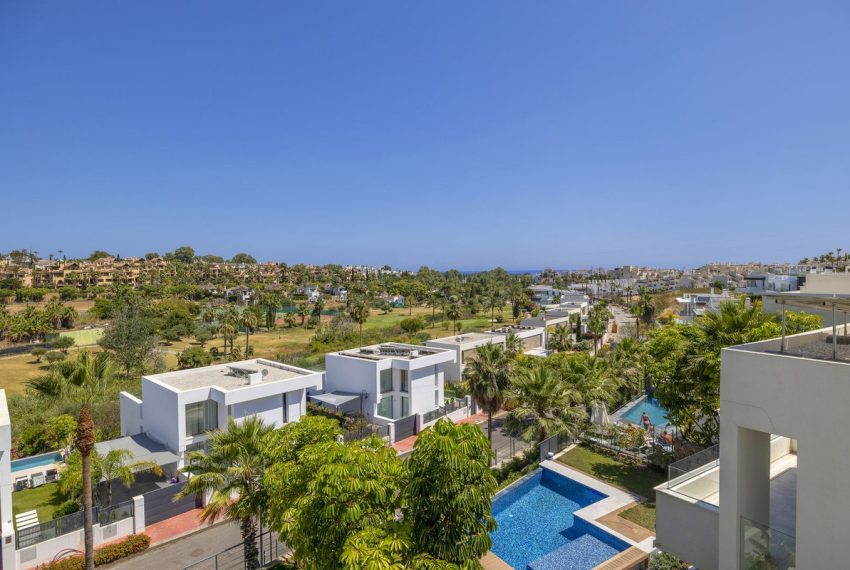 R4770415-Villa-For-Sale-Estepona-Detached-4-Beds-389-Built-1