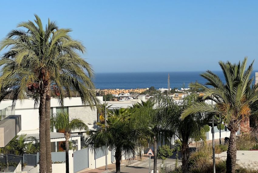 R4770922-Apartment-For-Sale-Cancelada-Penthouse-2-Beds-121-Built