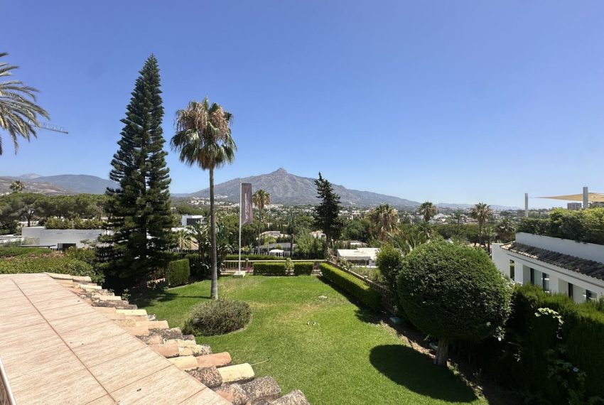 R4775542-Villa-For-Sale-Nueva-Andalucia-Detached-5-Beds-441-Built