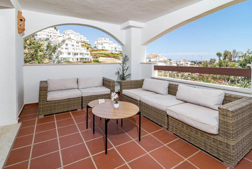 R4776964-Apartment-For-Sale-Nueva-Andalucia-Ground-Floor-2-Beds-105-Built