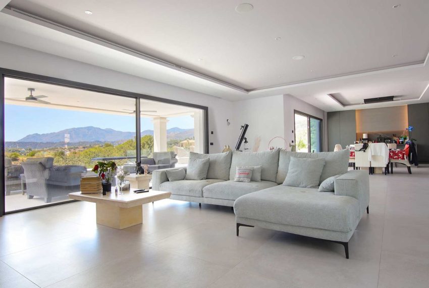 R4784035-Villa-For-Sale-Marbella-Detached-5-Beds-1451-Built-2