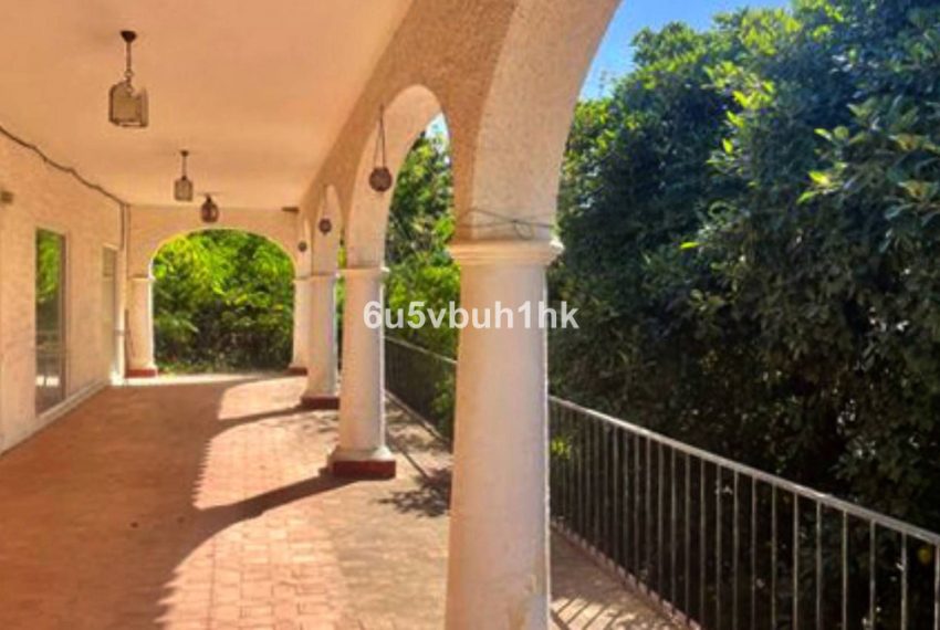 R4787692-Villa-For-Sale-Marbella-Detached-4-Beds-600-Built-1