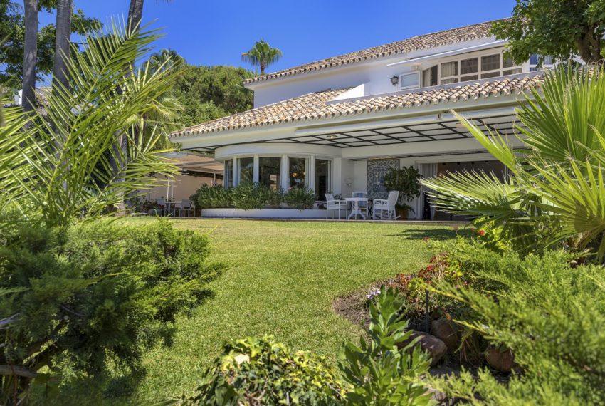 R4806670-Villa-For-Sale-Los-Monteros-Detached-6-Beds-794-Built-1