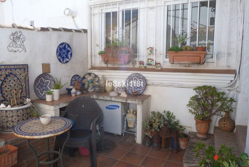 R4815100-Villa-For-Sale-Marbella-Semi-Detached-1-Beds-42-Built-10