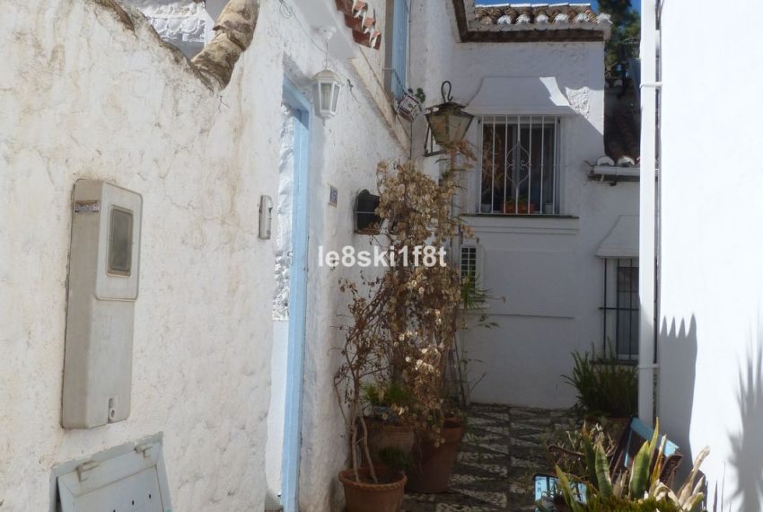 R4815100-Villa-For-Sale-Marbella-Semi-Detached-1-Beds-42-Built